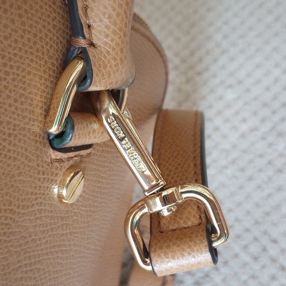 MICHAEL KORS- SAFFIANO LEATHER DOME CROSSBODY BAG - Picture 6 of 10